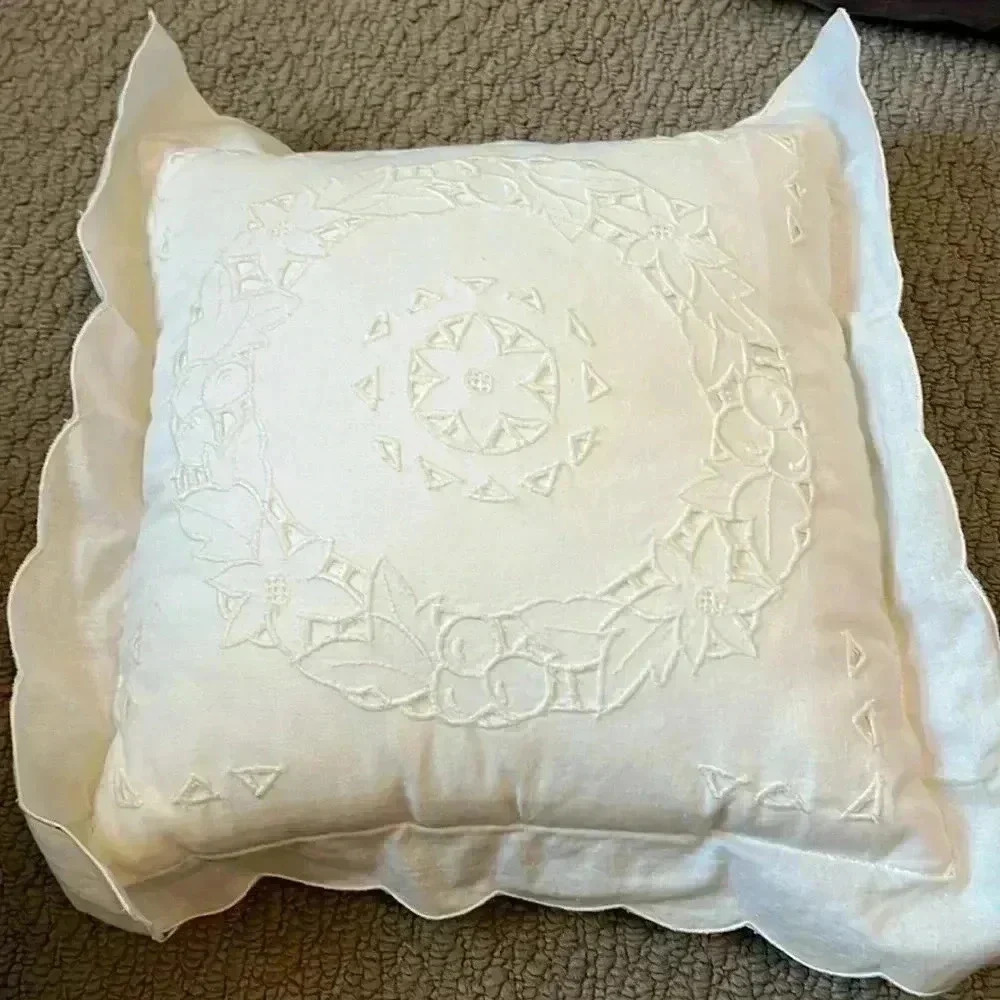 Vintage decorative white square pillow